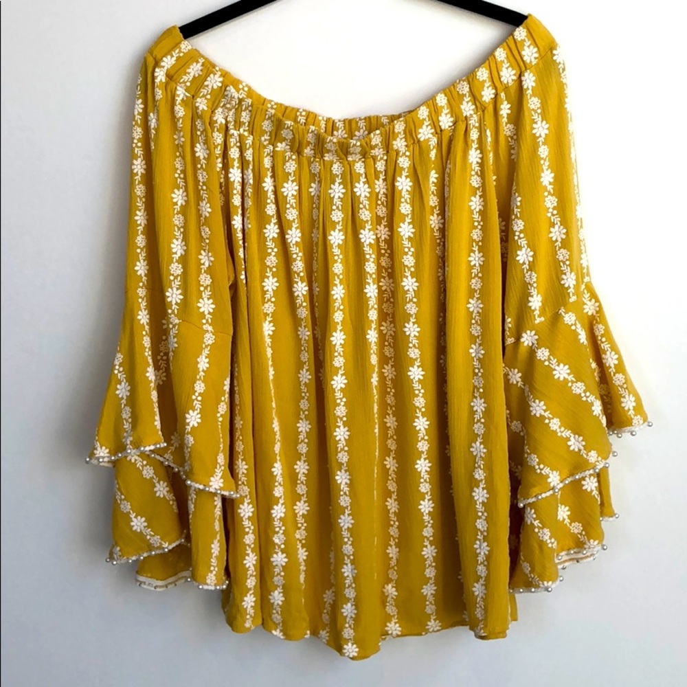Ariella Off Shoulder Blouse/Pearl Accent L Yellow